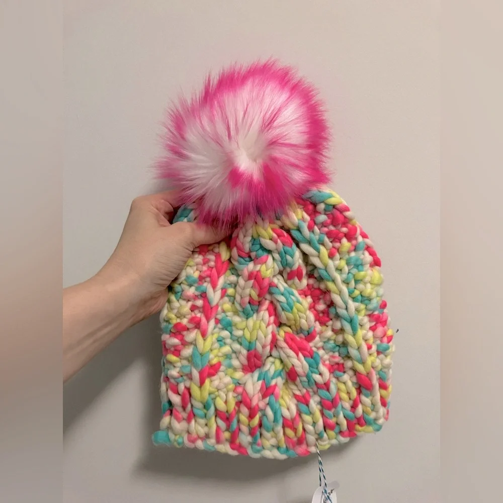 New 100% wool cable knit toque - Picture 1 of 1